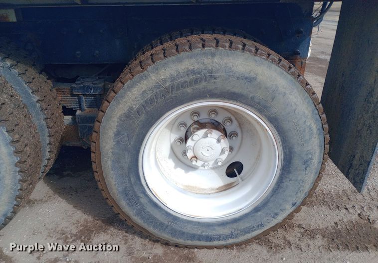 image for item EO0543 2004 International 7400 dump truck