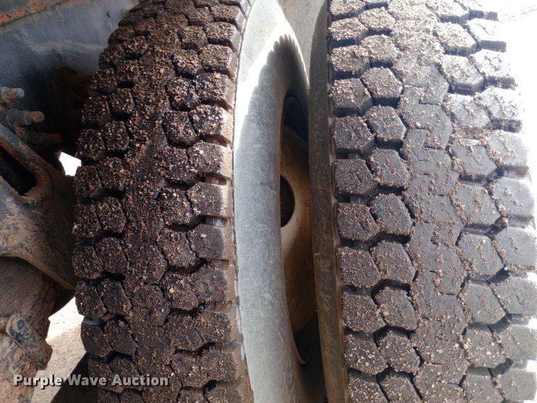 image for item EO0543 2004 International 7400 dump truck