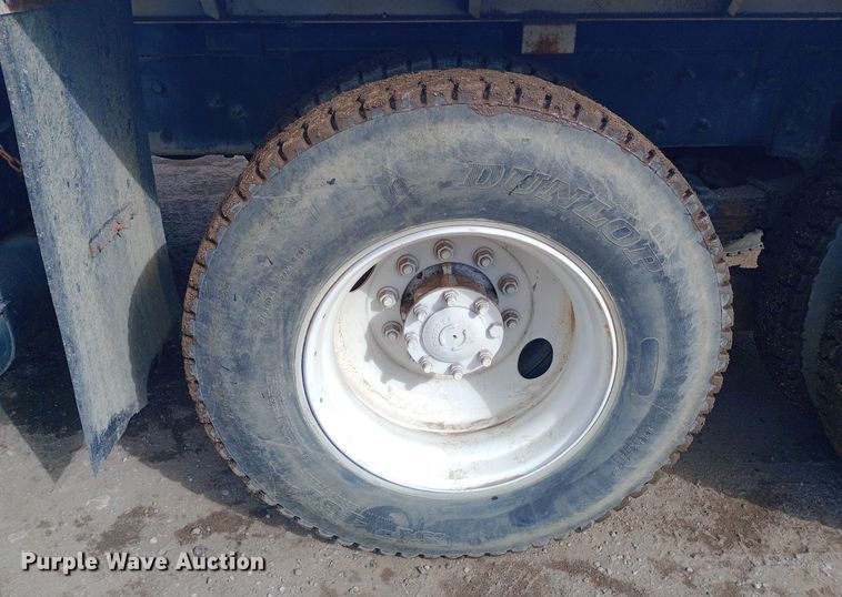 image for item EO0543 2004 International 7400 dump truck