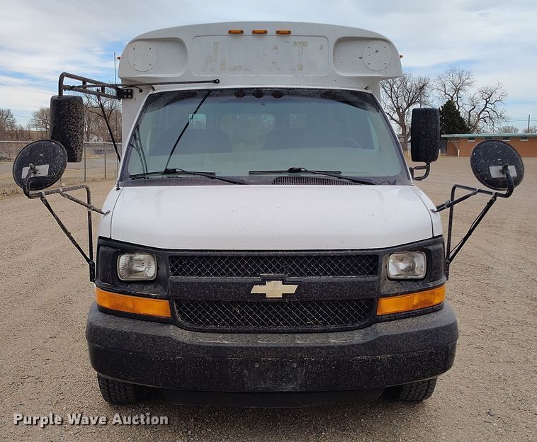 image for item EO9979 2003 Chevrolet Express 3500 school bus