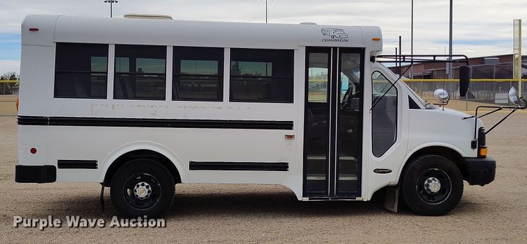 image for item EO9979 2003 Chevrolet Express 3500 school bus