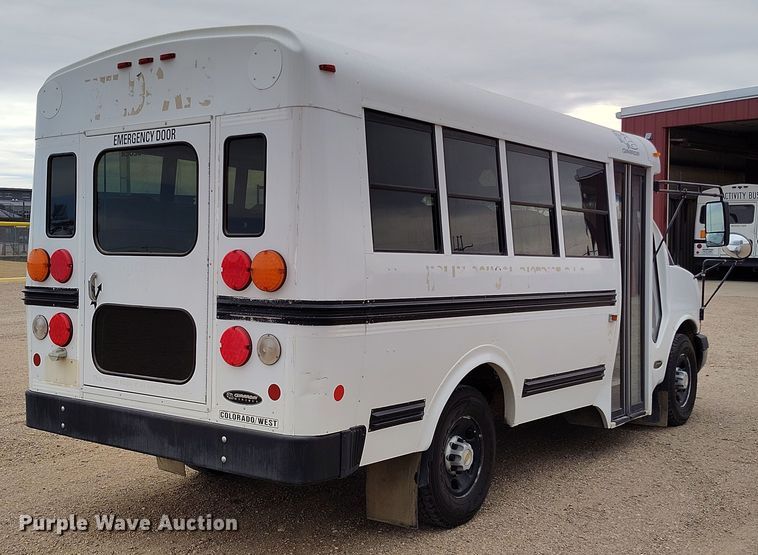 image for item EO9979 2003 Chevrolet Express 3500 school bus