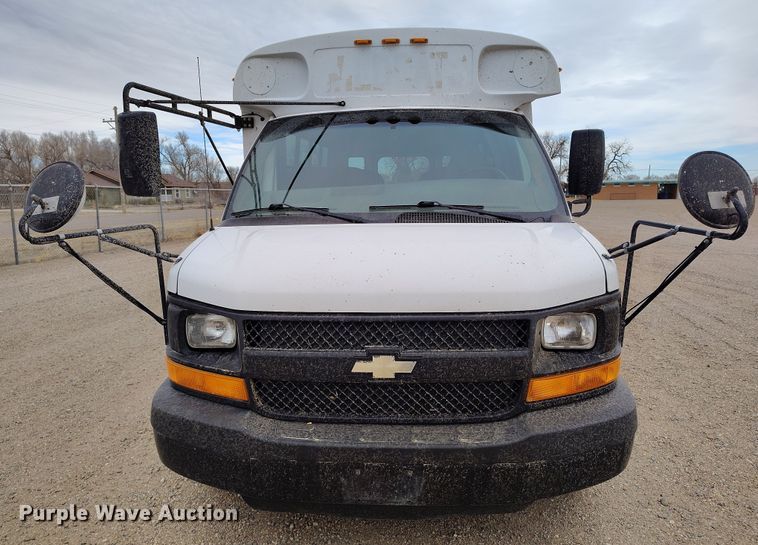 image for item EO9979 2003 Chevrolet Express 3500 school bus
