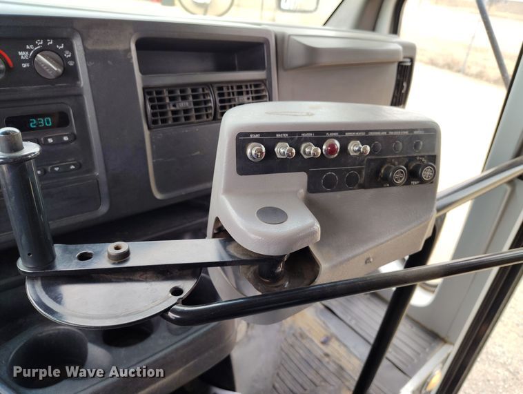 image for item EO9979 2003 Chevrolet Express 3500 school bus