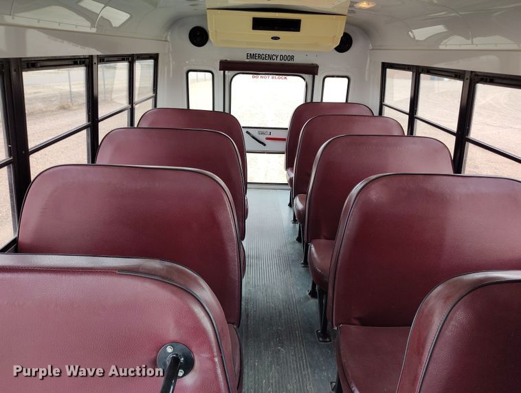 image for item EO9979 2003 Chevrolet Express 3500 school bus