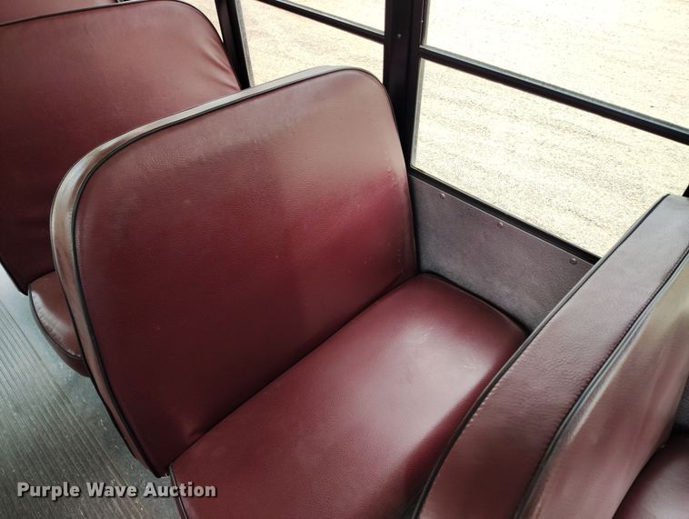 image for item EO9979 2003 Chevrolet Express 3500 school bus