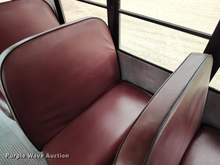 image for item EO9979 2003 Chevrolet Express 3500 school bus