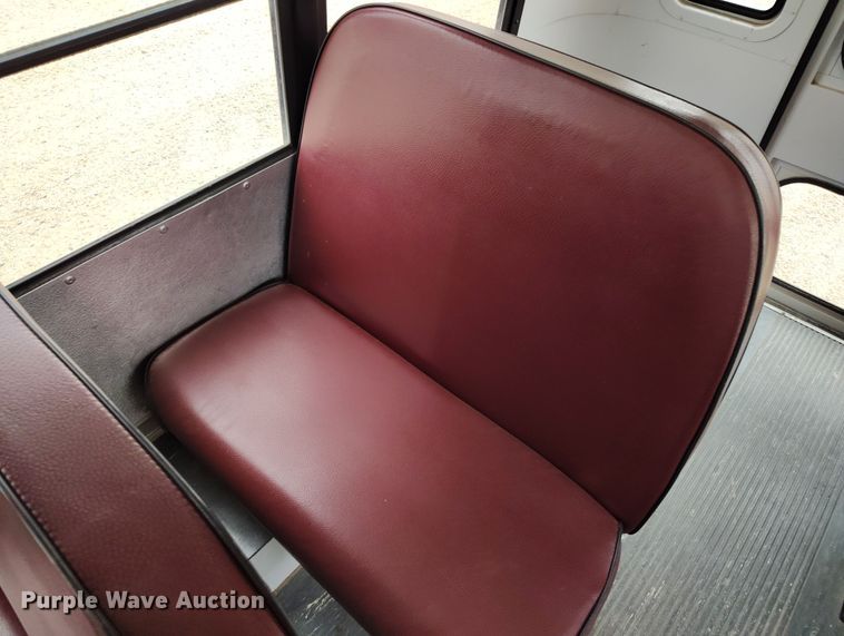 image for item EO9979 2003 Chevrolet Express 3500 school bus