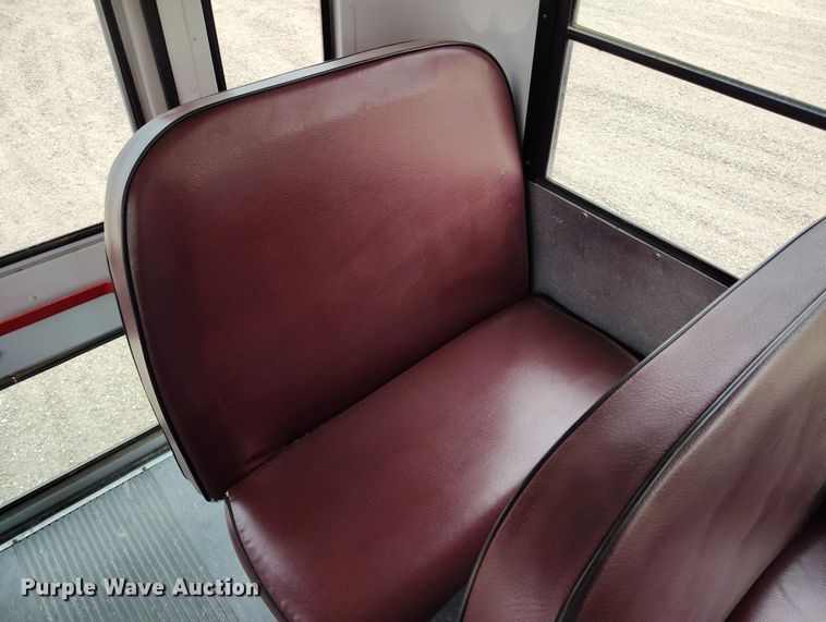 image for item EO9979 2003 Chevrolet Express 3500 school bus