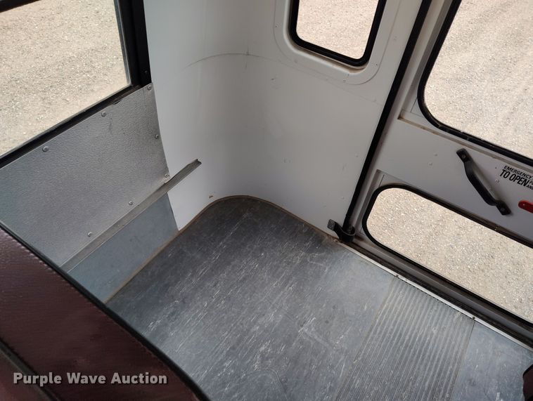 image for item EO9979 2003 Chevrolet Express 3500 school bus