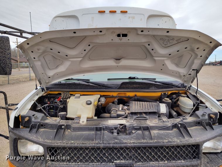image for item EO9979 2003 Chevrolet Express 3500 school bus