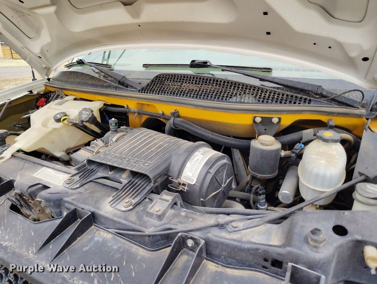 image for item EO9979 2003 Chevrolet Express 3500 school bus