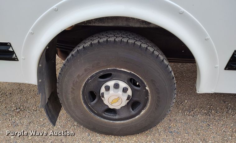 image for item EO9979 2003 Chevrolet Express 3500 school bus