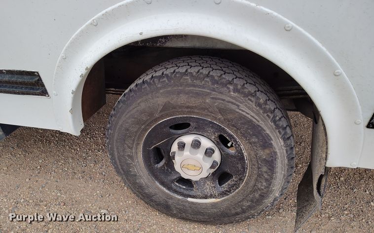 image for item EO9979 2003 Chevrolet Express 3500 school bus