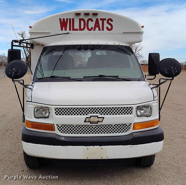 image for item EO9980 2005 Chevrolet Express G3500 school bus