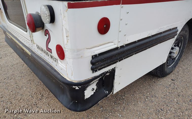 image for item EO9980 2005 Chevrolet Express G3500 school bus