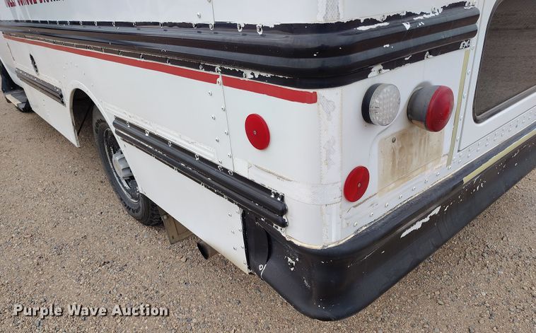 image for item EO9980 2005 Chevrolet Express G3500 school bus