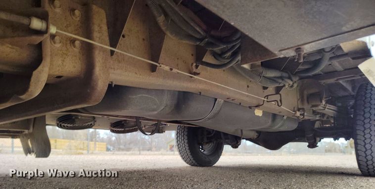 image for item EO9980 2005 Chevrolet Express G3500 school bus