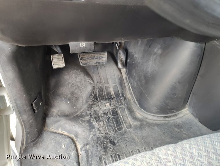 image for item EO9980 2005 Chevrolet Express G3500 school bus