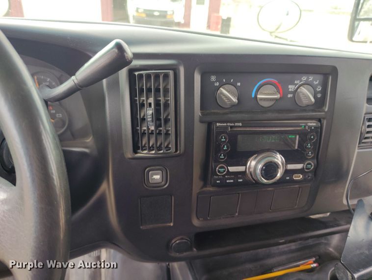 image for item EO9980 2005 Chevrolet Express G3500 school bus