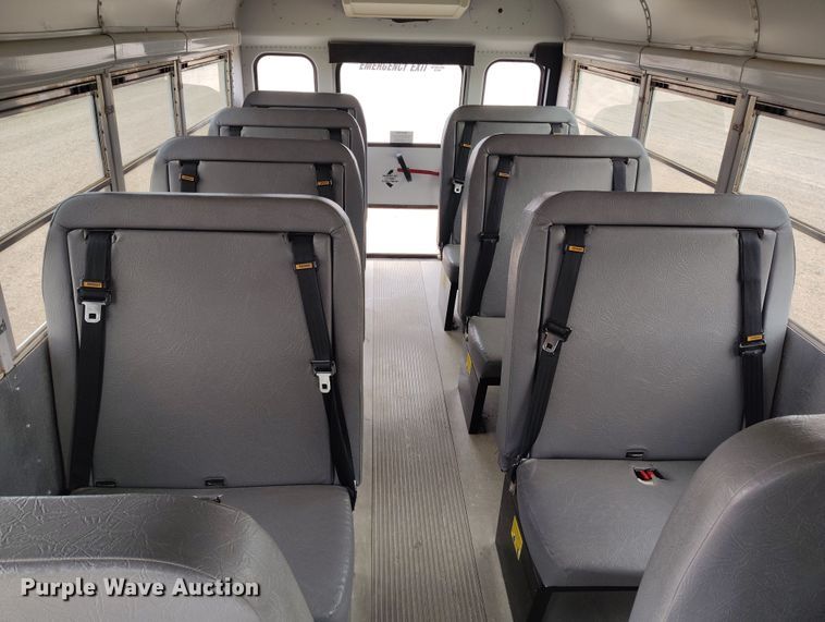 image for item EO9980 2005 Chevrolet Express G3500 school bus