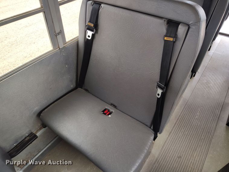 image for item EO9980 2005 Chevrolet Express G3500 school bus