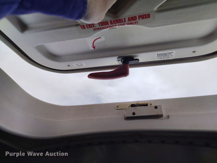 image for item EO9980 2005 Chevrolet Express G3500 school bus