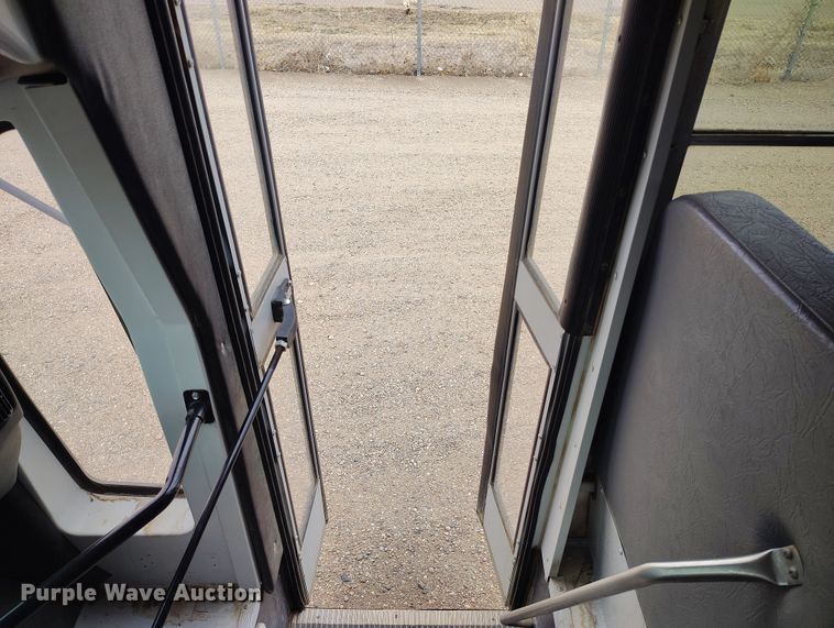 image for item EO9980 2005 Chevrolet Express G3500 school bus