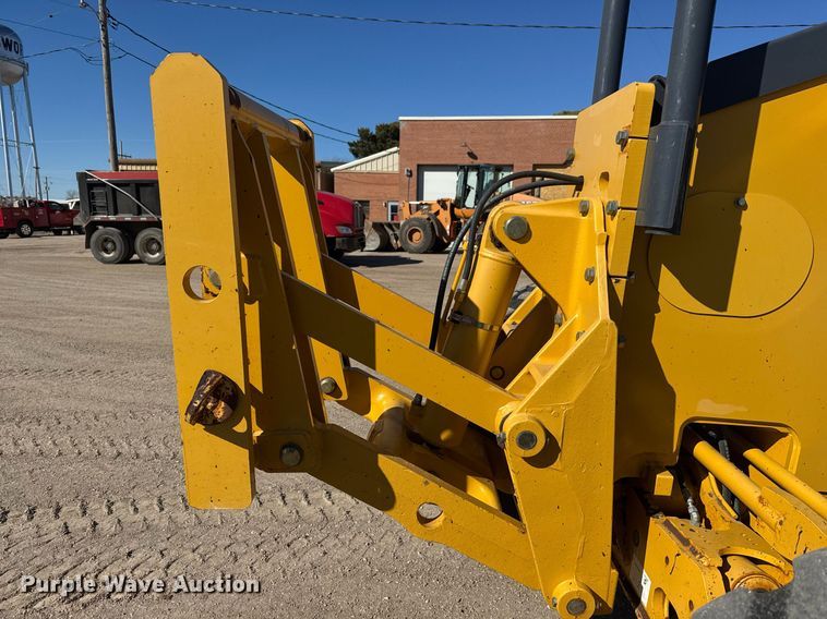 image for item EQ1168 2010 John Deere 770G motor grader