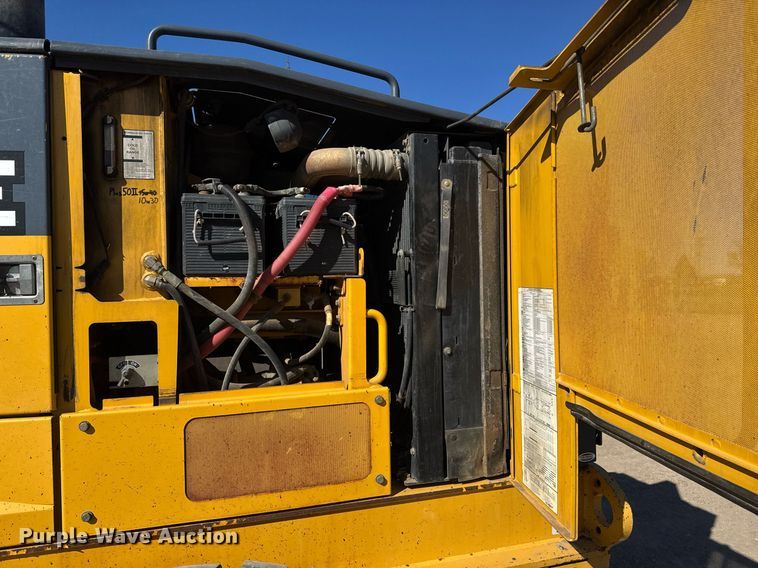 image for item EQ1168 2010 John Deere 770G motor grader