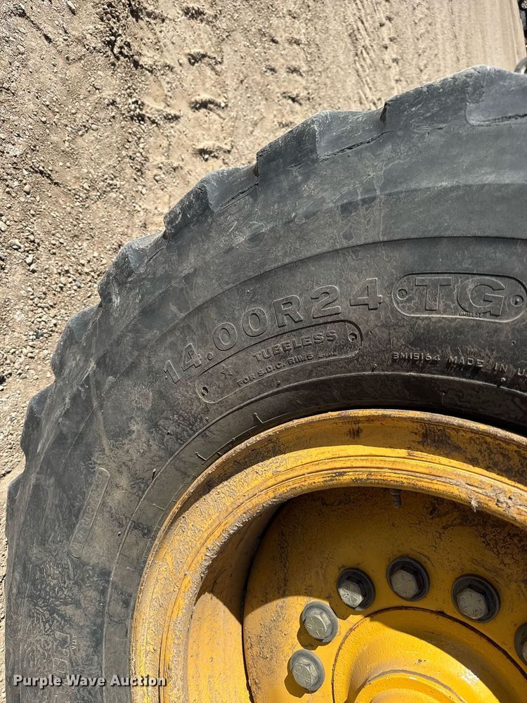 image for item EQ1168 2010 John Deere 770G motor grader