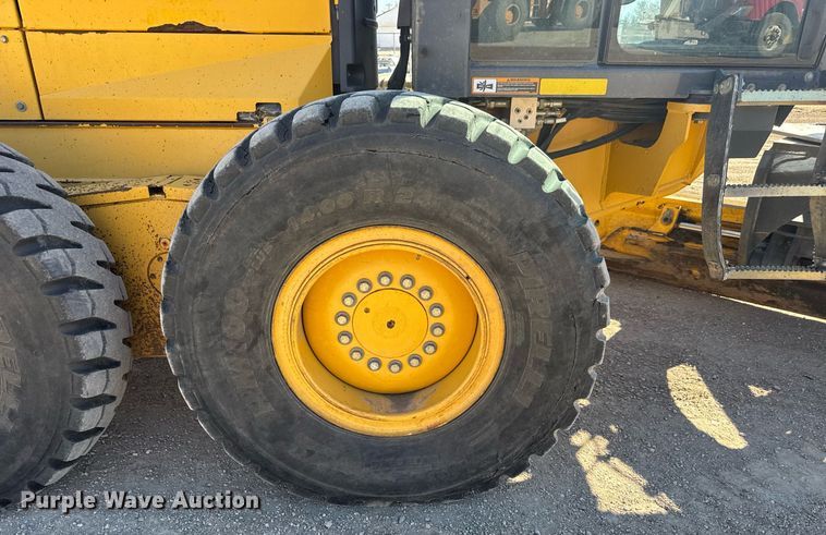 image for item EQ1168 2010 John Deere 770G motor grader