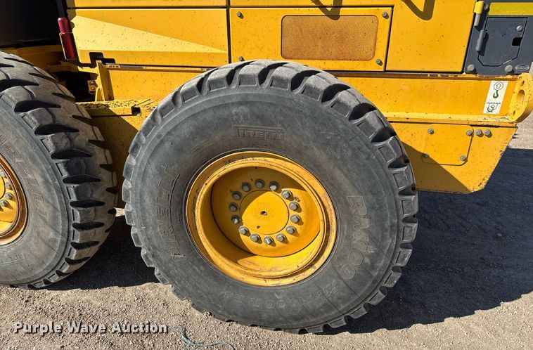 image for item EQ1168 2010 John Deere 770G motor grader