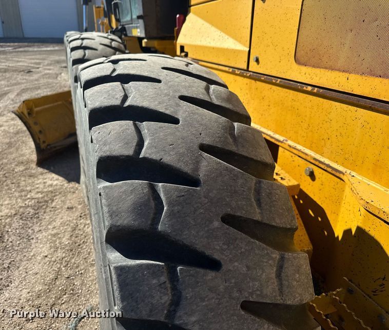 image for item EQ1168 2010 John Deere 770G motor grader