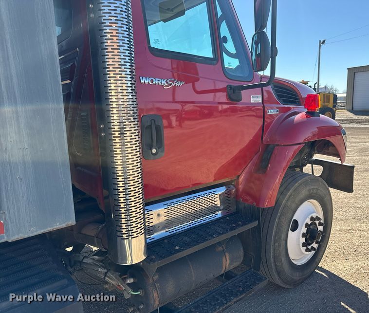 image for item EQ1169 2009 International WorkStar 7400 dump truck