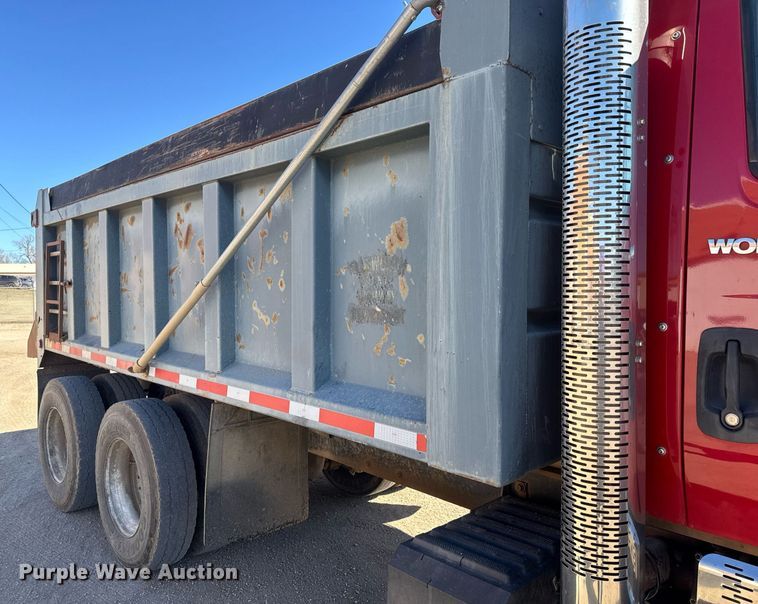 image for item EQ1169 2009 International WorkStar 7400 dump truck
