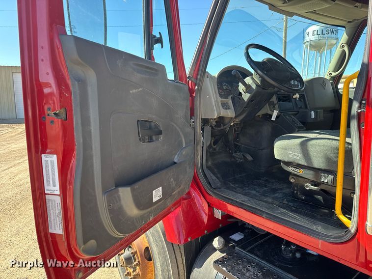 image for item EQ1169 2009 International WorkStar 7400 dump truck