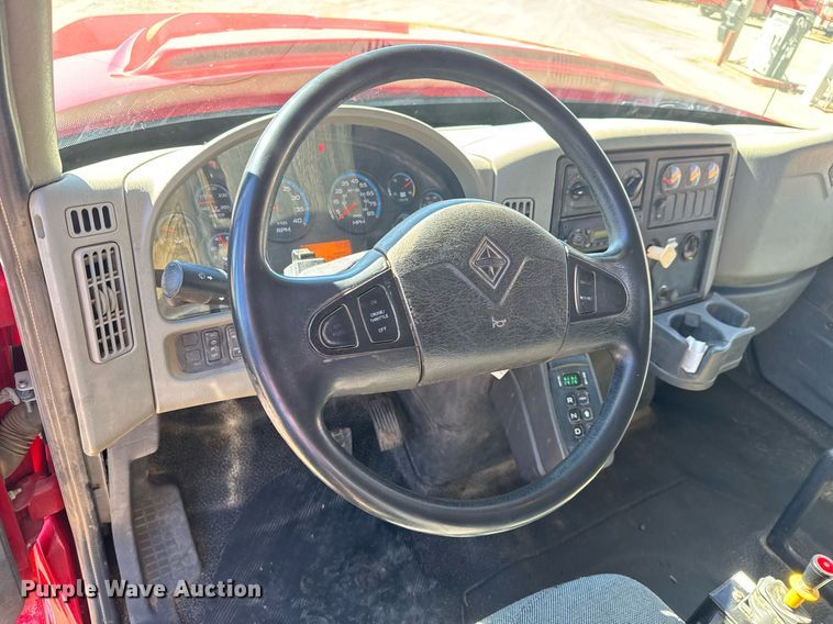 image for item EQ1169 2009 International WorkStar 7400 dump truck