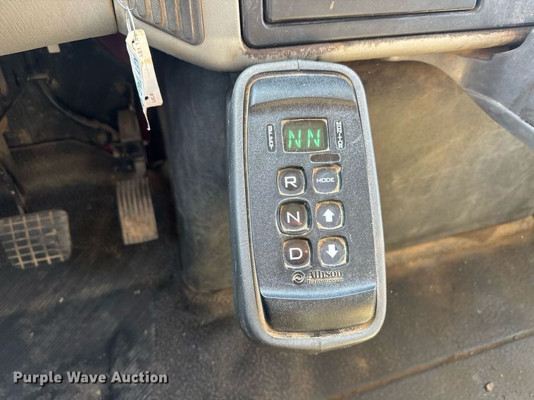 image for item EQ1169 2009 International WorkStar 7400 dump truck