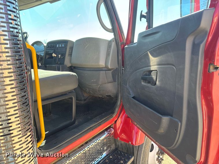 image for item EQ1169 2009 International WorkStar 7400 dump truck