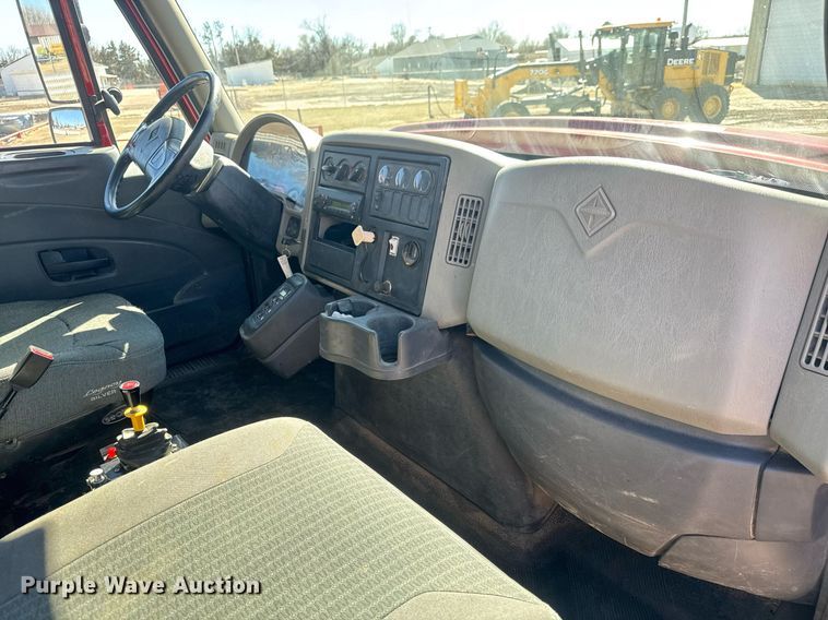 image for item EQ1169 2009 International WorkStar 7400 dump truck