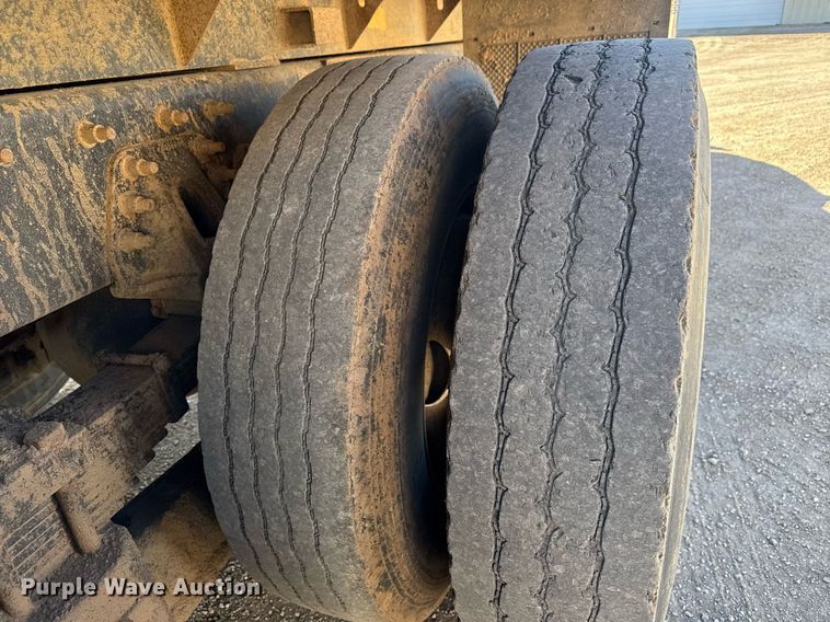 image for item EQ1169 2009 International WorkStar 7400 dump truck