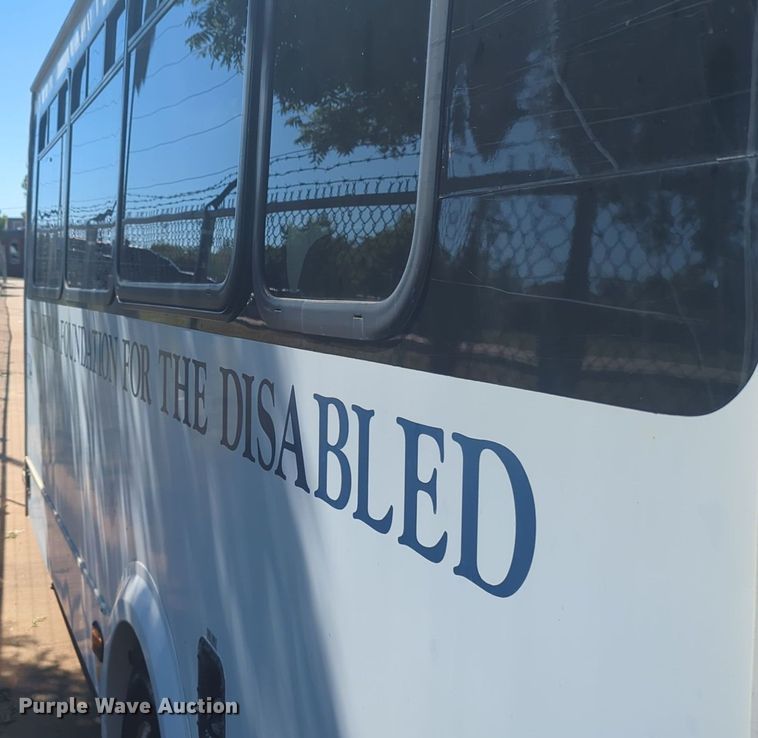 image for item EQ2211 2016 Ford Econoline E450 shuttle bus