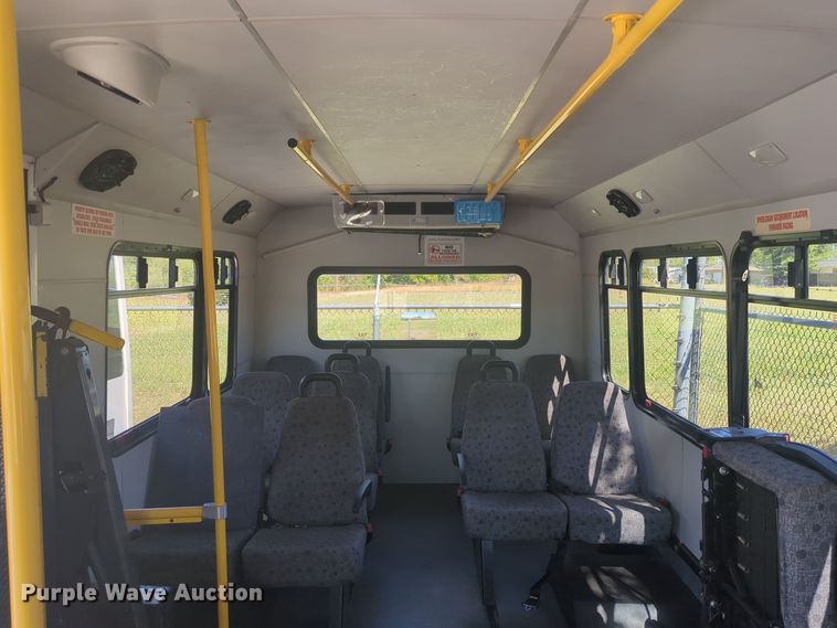 image for item EQ2211 2016 Ford Econoline E450 shuttle bus