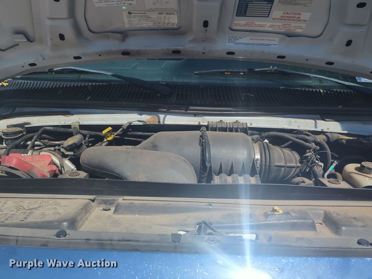 image for item EQ2211 2016 Ford Econoline E450 shuttle bus