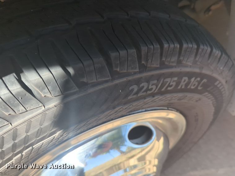 image for item EQ2211 2016 Ford Econoline E450 shuttle bus