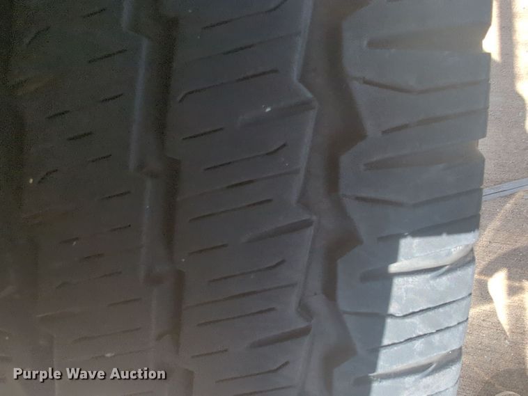 image for item EQ2211 2016 Ford Econoline E450 shuttle bus