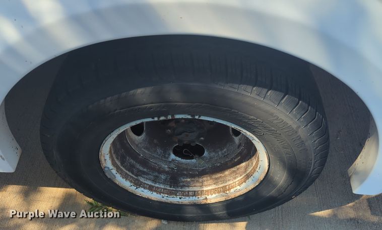 image for item EQ2211 2016 Ford Econoline E450 shuttle bus