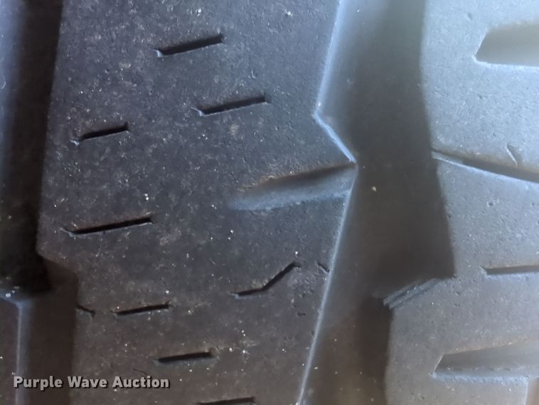 image for item EQ2211 2016 Ford Econoline E450 shuttle bus