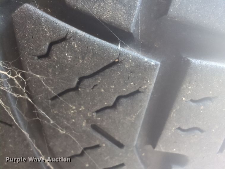 image for item EQ2211 2016 Ford Econoline E450 shuttle bus